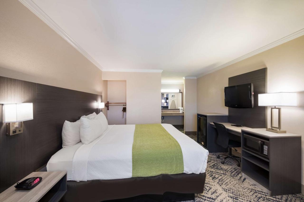 Surestay Hotel By Best Western Rockdale Extérieur photo