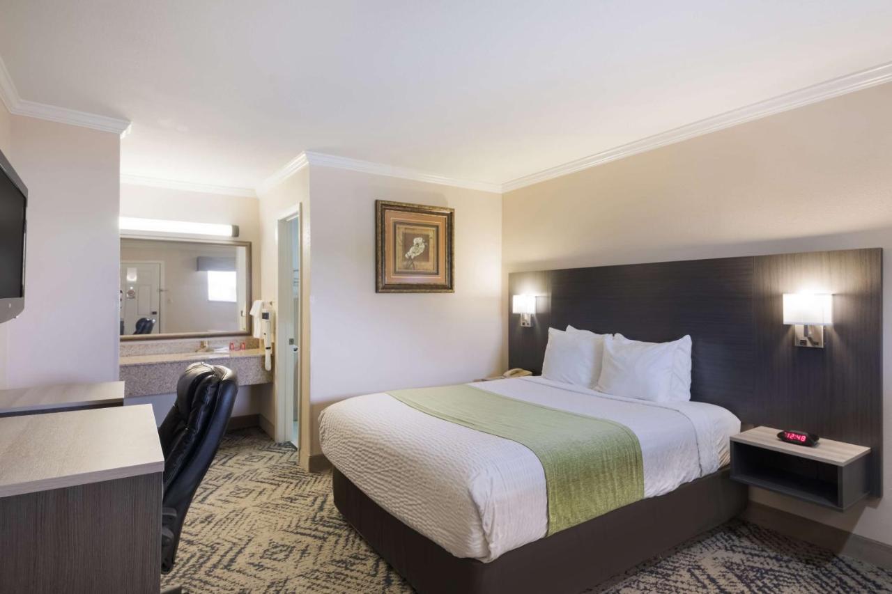 Surestay Hotel By Best Western Rockdale Extérieur photo