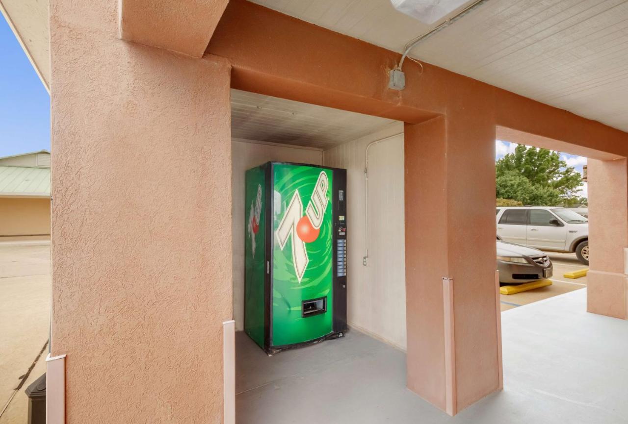 Surestay Hotel By Best Western Rockdale Extérieur photo