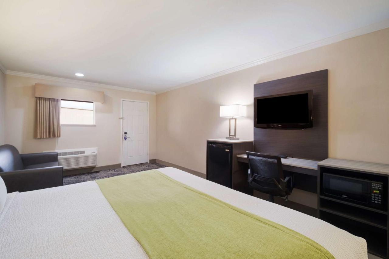 Surestay Hotel By Best Western Rockdale Extérieur photo