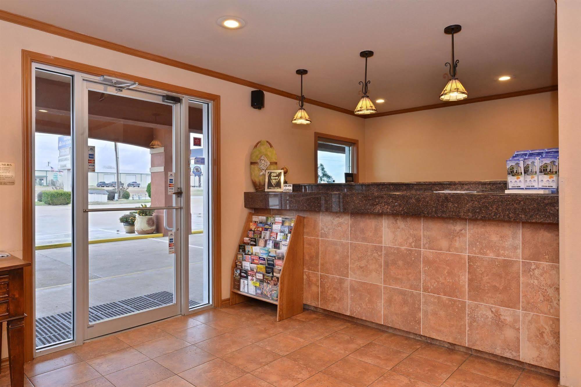 Surestay Hotel By Best Western Rockdale Extérieur photo