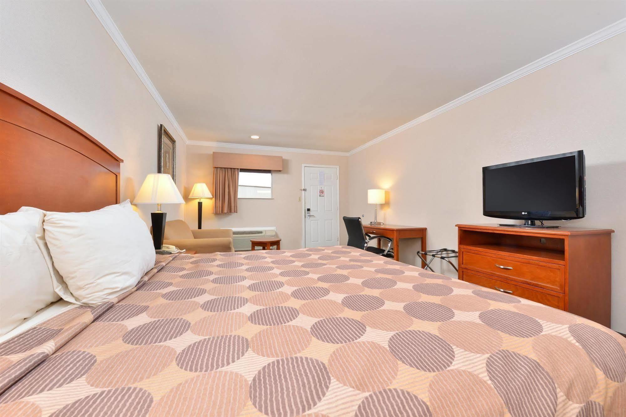 Surestay Hotel By Best Western Rockdale Extérieur photo