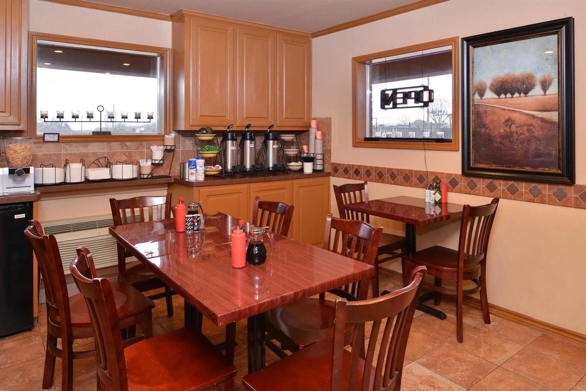 Surestay Hotel By Best Western Rockdale Extérieur photo